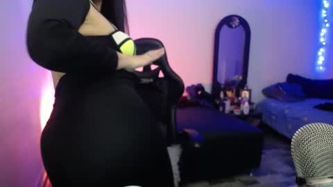Snapshot of anastasiabasst__ chatting on February 12, 6:51 am Jennyfer.... but u can say me Anastasia online show from February 12, 6:51 am