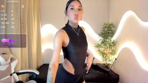 Snapshot of anaya_olyx chatting on September 19, 6:17 am anaya_olyx online show from September 19, 6:17 am