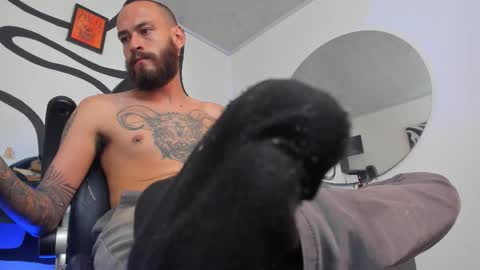 Andrs   -                   online show from December 14, 12:17 am