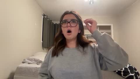 anditspinkxo online show from June 18, 6:08 am