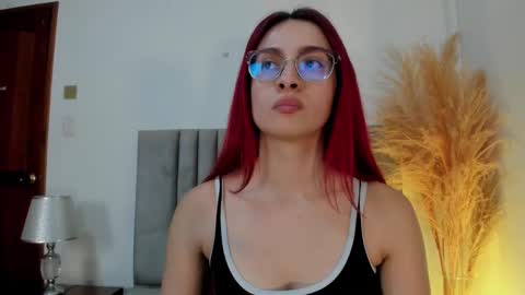 Snapshot of andracyruss chatting on February 26, 11:32 am Andra Cyrus online show from February 26, 11:32 am