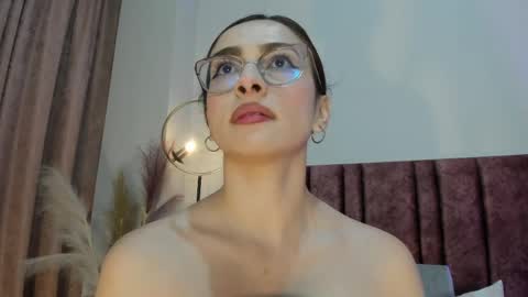 Andra Cyrus online show from April 3, 12:12 pm