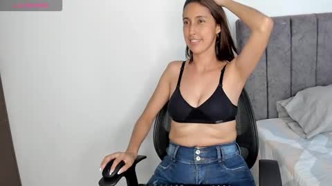 A l e online show from September 27, 8:28 pm