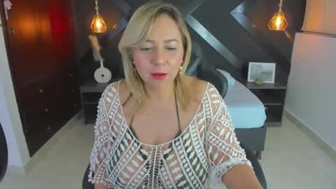 Snapshot of andre_soto_ chatting on September 18, 2:15 am A N D R E online show from September 18, 2:15 am