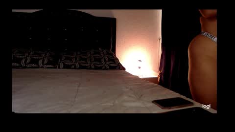 Snapshot of andrea_gomes_ chatting on September 16, 2:31 pm andrea online show from September 16, 2:31 pm