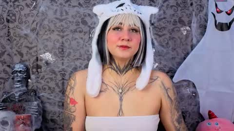 Snapshot of andrea_miller1 chatting on October 22, 10:00 pm Andrea online show from October 22, 10:00 pm