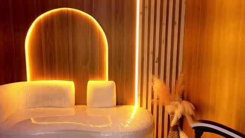 andrea_tx online show from February 9, 1:15 pm