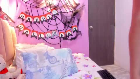 A n d r  e a S w e e t  online show from November 4, 8:32 pm