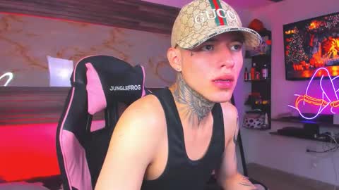 andrees_s online show from November 4, 9:16 pm