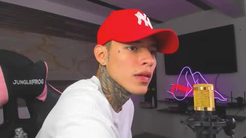 andrees_s online show from October 28, 2:45 am