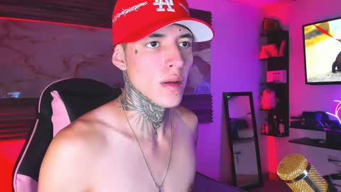 andrees_s online show from February 25, 12:42 pm