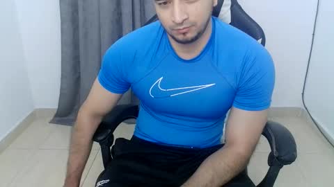 andres180950734 online show from October 3, 11:18 am