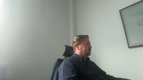 andres19807342 online show from June 22, 10:06 pm