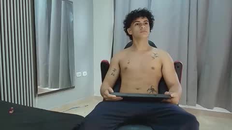 Snapshot of andres_cream chatting on October 2, 12:15 pm andres_cream online show from October 2, 12:15 pm