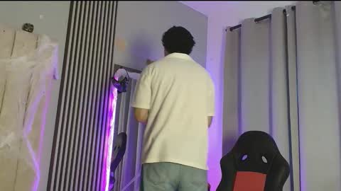 Snapshot of andres_cream chatting on October 16, 12:05 pm andres_cream online show from October 16, 12:05 pm