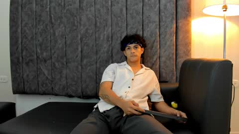 Snapshot of andres_cream chatting on September 9, 5:07 am andres_cream online show from September 9, 5:07 am