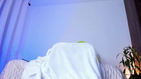 ANDRES                               INDEPENDENT MODEL  online show from September 12, 4:14 am