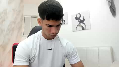 andres_stud online show from September 17, 4:49 am