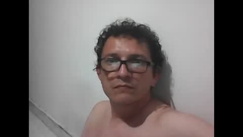 andresfloga online show from October 5, 10:39 pm