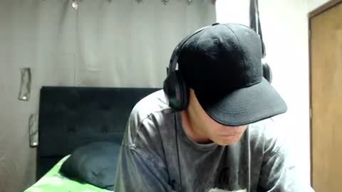 andreshot2026 online show from August 8, 12:20 am