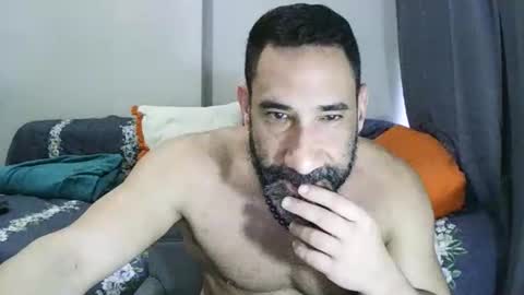 Snapshot of andrevalente99 chatting on September 30, 7:02 pm ADONIS online show from September 30, 7:02 pm