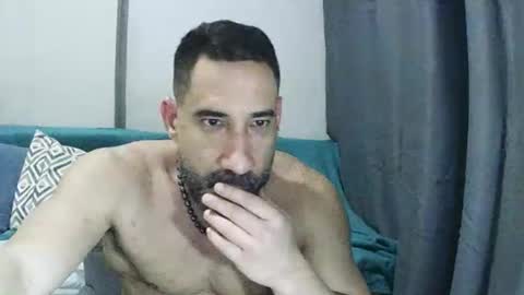 Snapshot of andrevalente99 chatting on October 17, 12:58 am ADONIS online show from October 17, 12:58 am