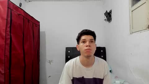 andrew_2811 online show from March 11, 10:40 am