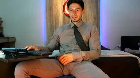 Andrew online show from November 13, 3:31 am