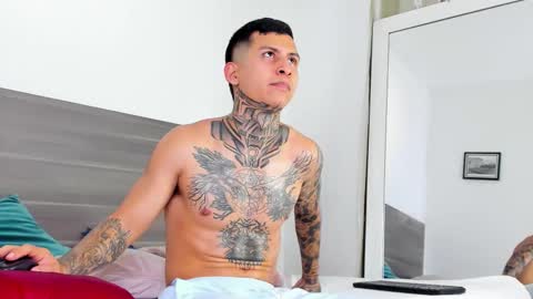 andrew_sanders69 online show from November 21, 3:26 am