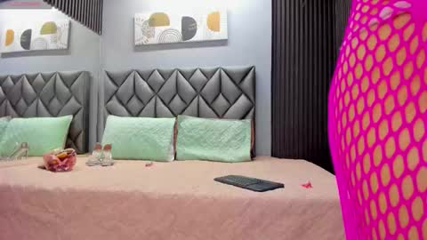 Andrew Taylor0 online show from February 25, 8:45 pm