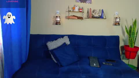 andrewfalcon_ online show from May 12, 8:18 pm