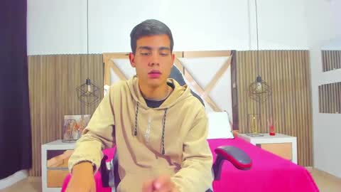 Joanandres2003 online show from January 12, 1:00 am