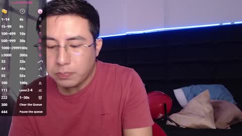 andrewmhilton_ online show from February 19, 7:37 pm