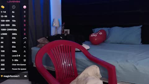 andrewmhilton_ online show from February 23, 11:14 pm