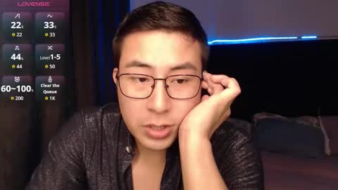 andrewmhilton_ online show from December 16, 6:53 am