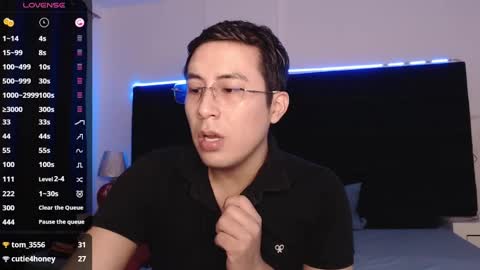 andrewmhilton_ online show from March 1, 1:32 am