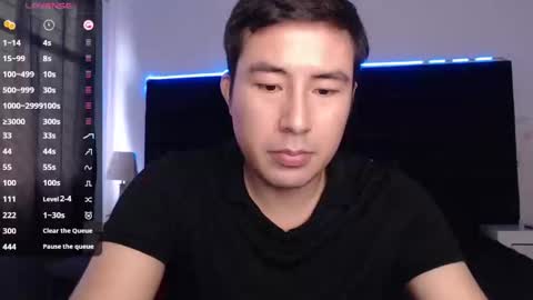 andrewmhilton_ online show from February 20, 8:14 pm