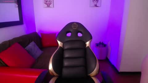 Snapshot of androm3da_ chatting on September 24, 9:43 pm androm3da_ online show from September 24, 9:43 pm
