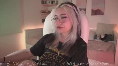 Snapshot of andromeedaa_ chatting on September 13, 2:30 pm Victoria Senz online show from September 13, 2:30 pm