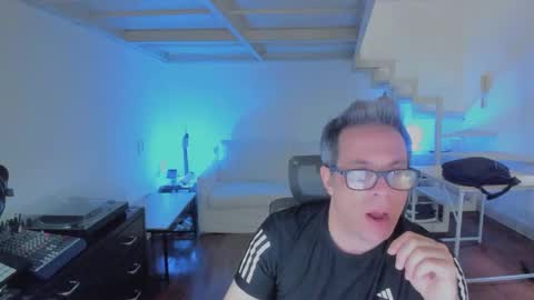 Andrew online show from November 27, 6:37 pm