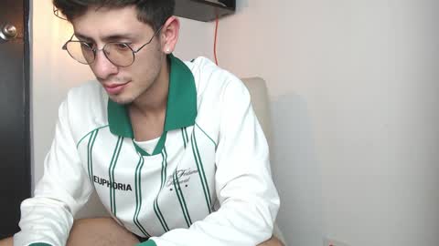 andy_collins__ online show from April 7, 3:30 am