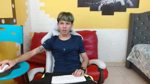 andy_dan1 online show from March 17, 7:52 pm