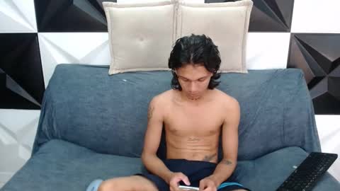 andy_dan1 online show from February 3, 9:39 pm