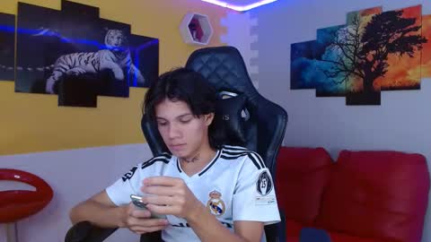 andy_dan1 online show from February 7, 8:20 pm