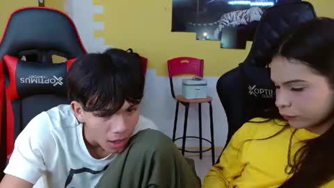 andy_dan1 online show from February 28, 2:42 pm