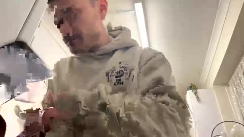 andy_gibson1 online show from March 7, 3:17 am