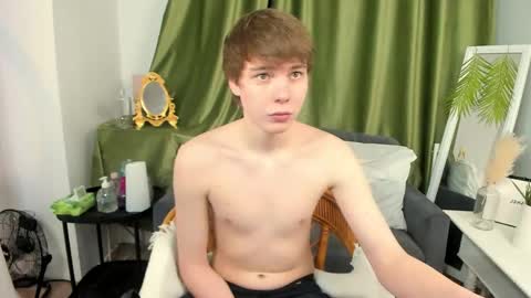 Mandy and Andy online show from April 9, 7:19 pm