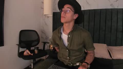 Snapshot of andyjoy_ chatting on October 13, 11:56 am Andy Joy online show from October 13, 11:56 am