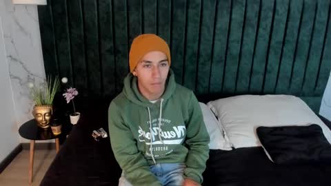 Snapshot of andyjoy_ chatting on February 14, 10:28 am Andy Joy online show from February 14, 10:28 am