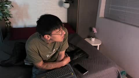 Snapshot of andyjoy_ chatting on October 6, 11:06 am Andy Joy online show from October 6, 11:06 am